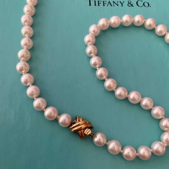 TIFFANY & CO Signature 18K YG Clasp Akoya Pearl Strand Necklace - Picture 3 of 14